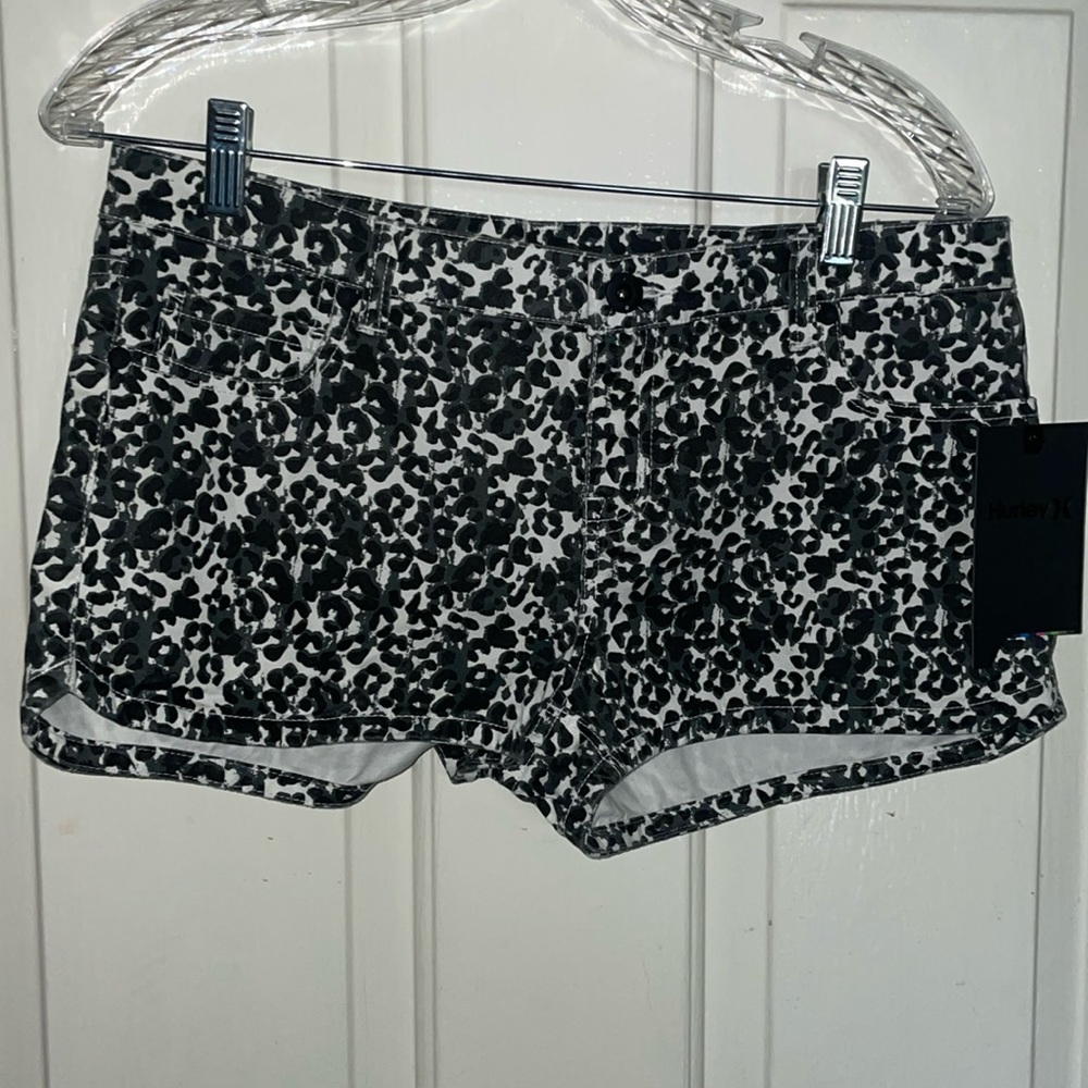 Hurley 5 pocket shorts 28 NWT